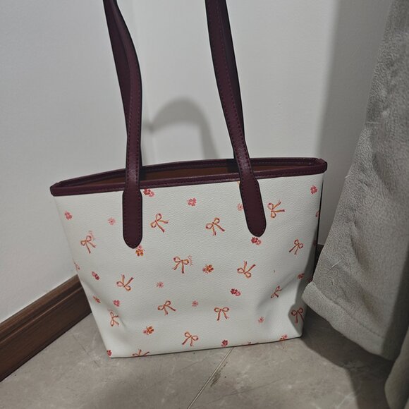 Coach Bow Tie Tote Bag - Picture 4 of 7